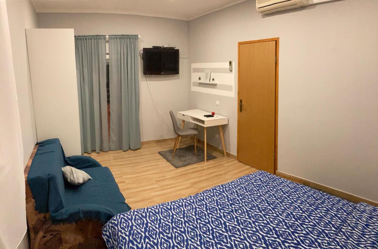 Apartman Turanj Luaran gambar