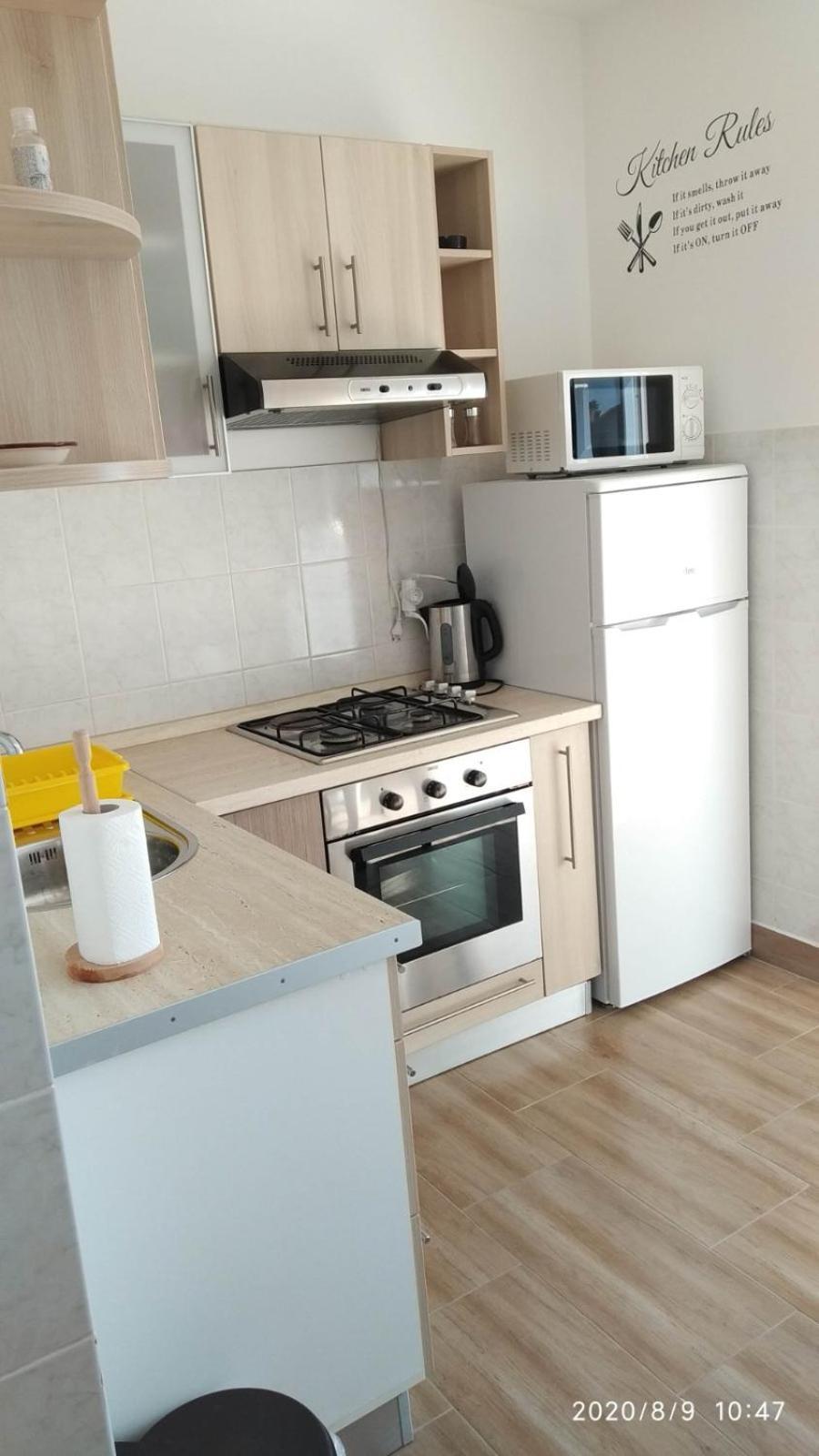 Apartman Turanj Bilik gambar
